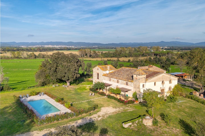 El Atico Apartment 4 Bedrooms 2 Bathrooms Sleeps 8 - Caldes de Malavella