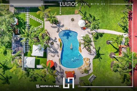 Sports Resort: Heated Pool & Paddle Pro Courts