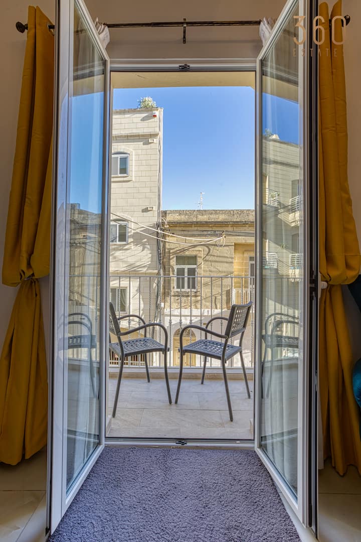 Stylish 3br Home With Large Terrace In Mosta - Malta
