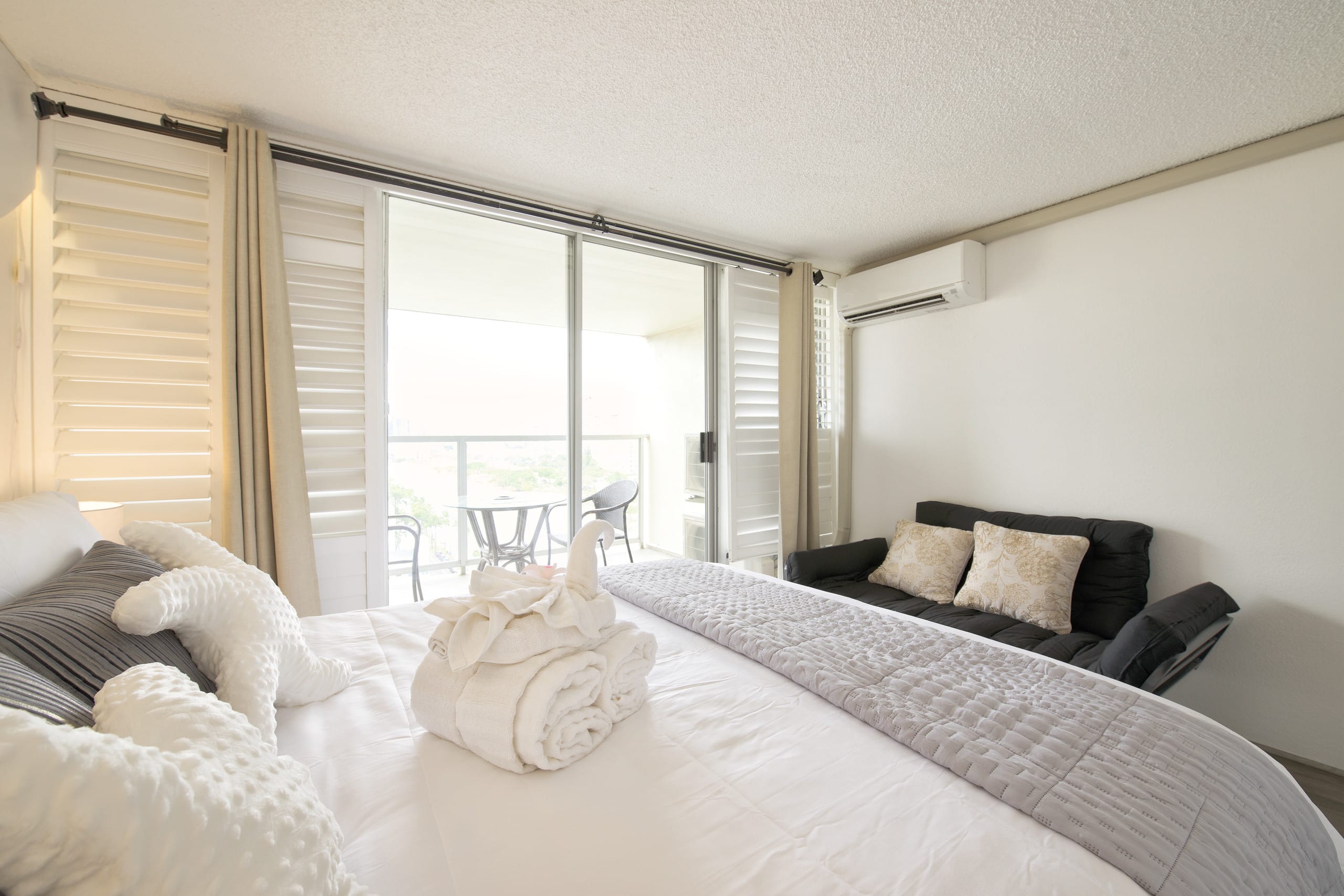 Condo in Honolulu · ★4.84 · 1 bedroom · 4 beds · 1 private bath - Image 50