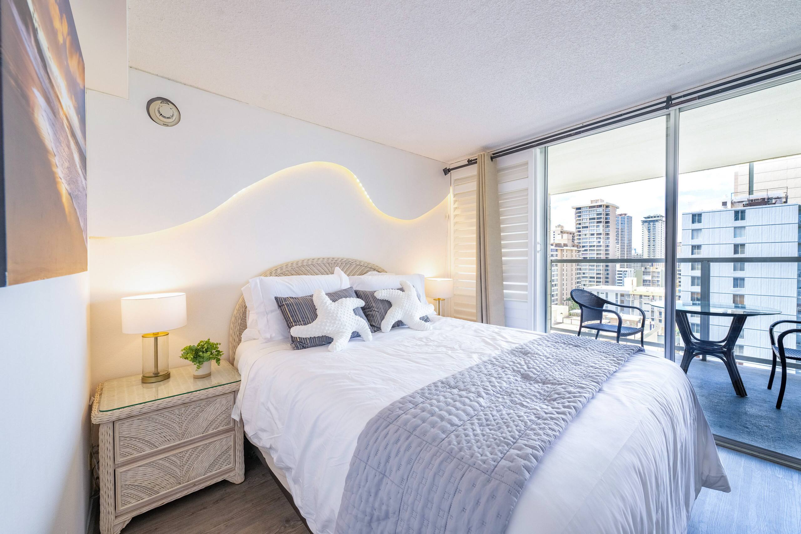 Condo in Honolulu · ★4.84 · 1 bedroom · 4 beds · 1 private bath - Image 46