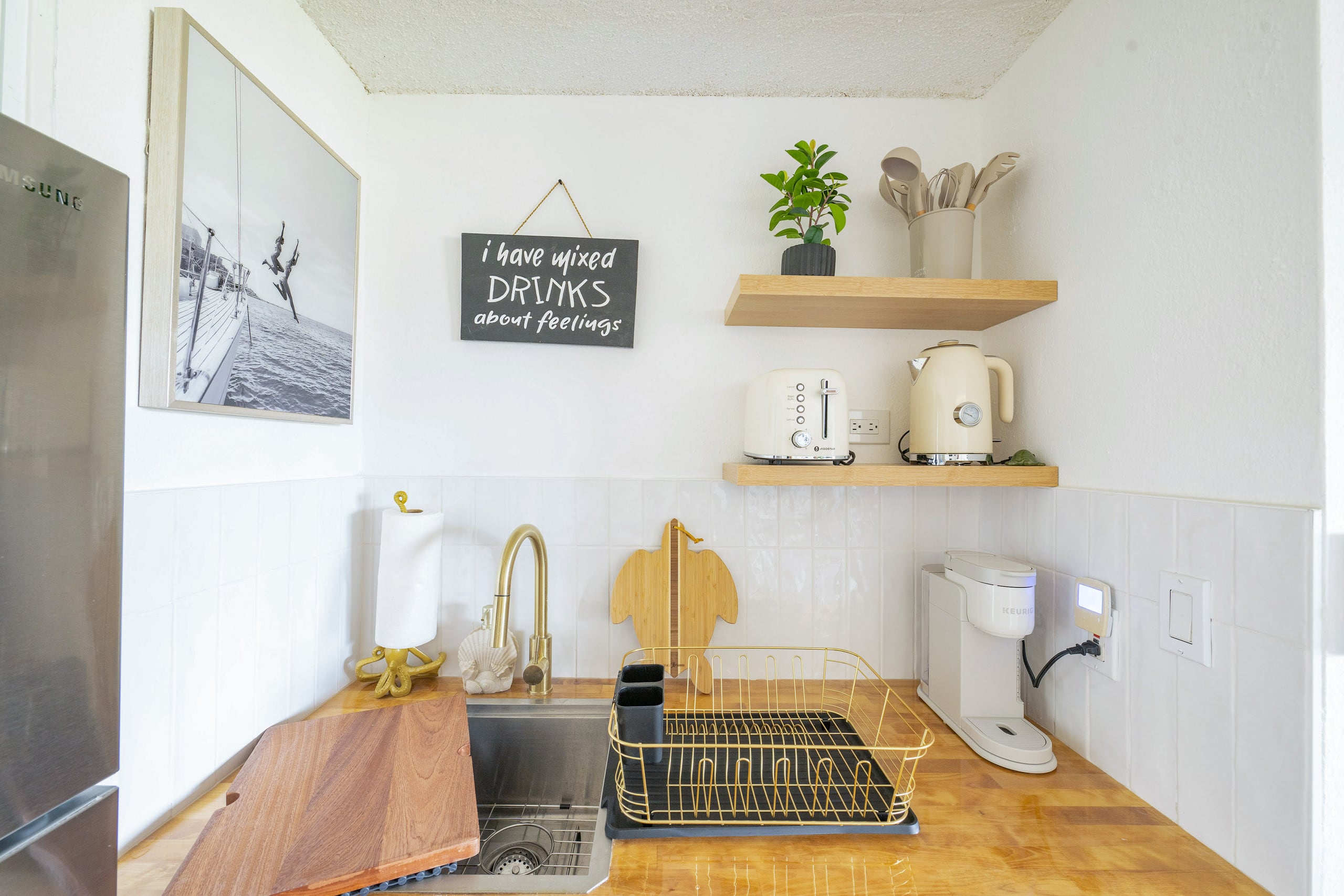 Condo in Honolulu · ★4.84 · 1 bedroom · 4 beds · 1 private bath - Image 30