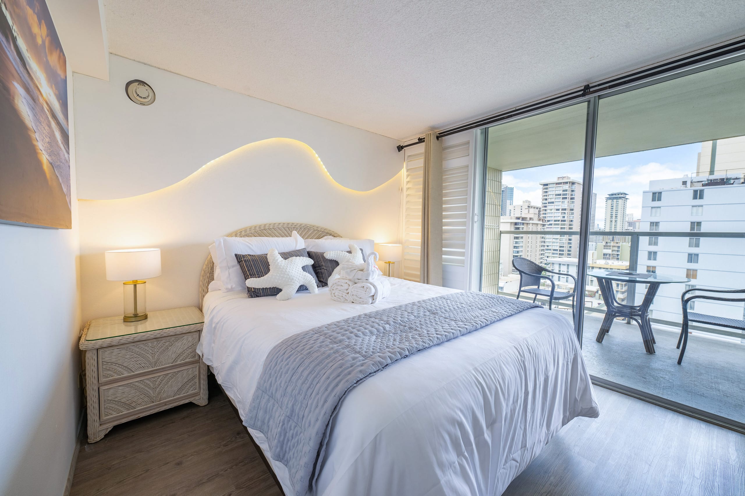 Condo in Honolulu · ★4.84 · 1 bedroom · 4 beds · 1 private bath - Image 49