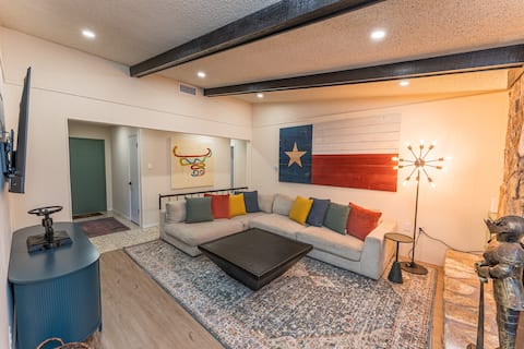 Successful Airbnb property: Party Pad! Sleeps 18, Heated Pool, Heart of ATX! in Barton Hills