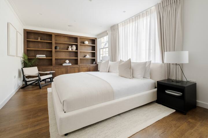 Spectacular luxury Knightsbridge townhouse gallery image 4