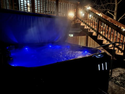 Hot Tub | Fire Pit | Two Kitchens | E-Bike Rentals