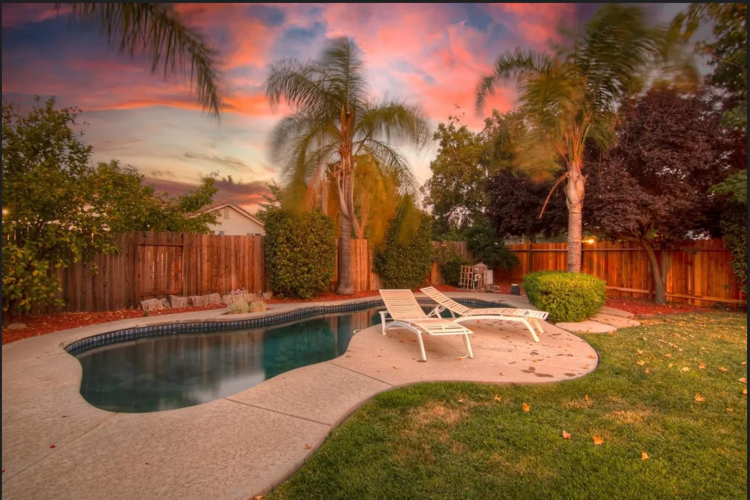 Home in West Sacramento · ★4.96 · 3 bedrooms · 5 beds · 2 private baths - Image 1