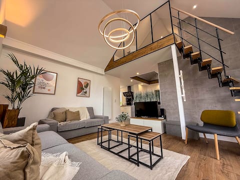 Family home • Avenue du lac • Garden • Child