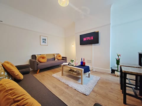 Popular Airbnb listing: Stay With Bon - "Spacious house well maintained" in Rusholme