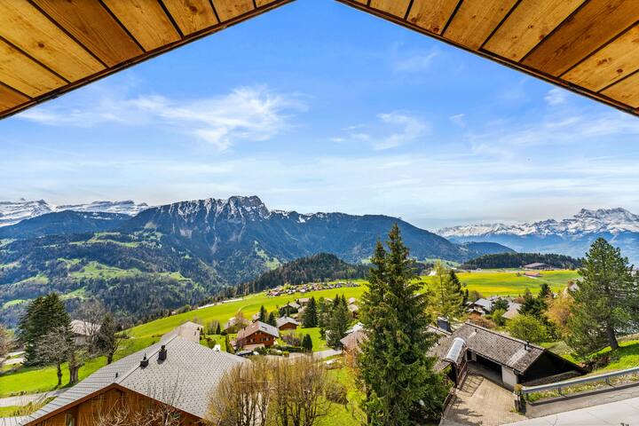 Elegant Chalet with Epic Views gallery image 3