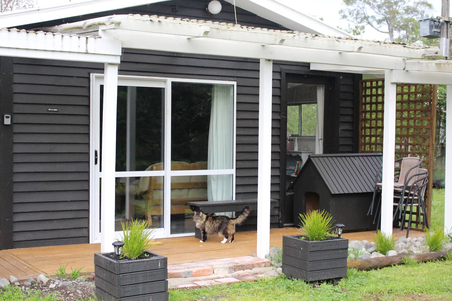 Posh Paws Cottage 2