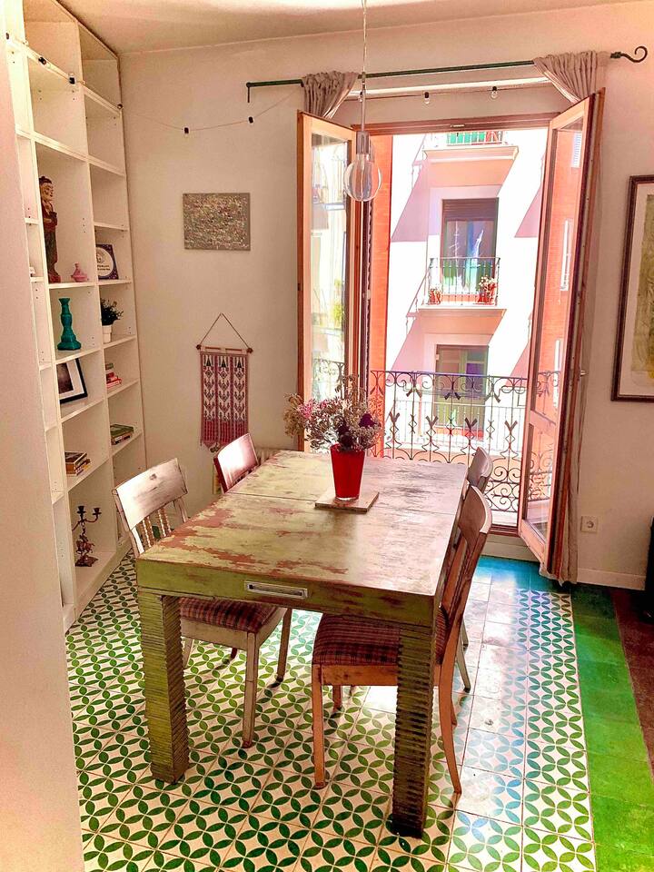 Beautiful vintage flat in La Latina