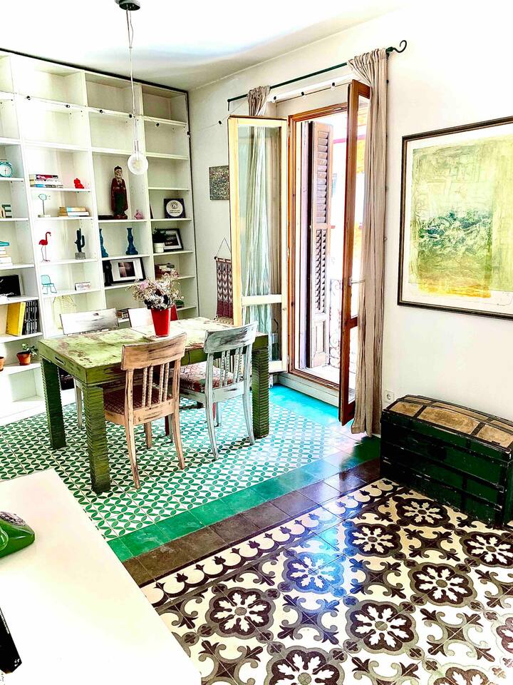 Beautiful vintage flat in La Latina