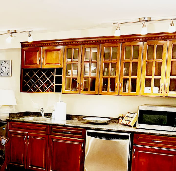 Amazing Bear Mountain Suite