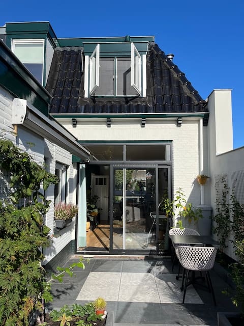 Renovated townhouse 80m2 with garden in Woerden