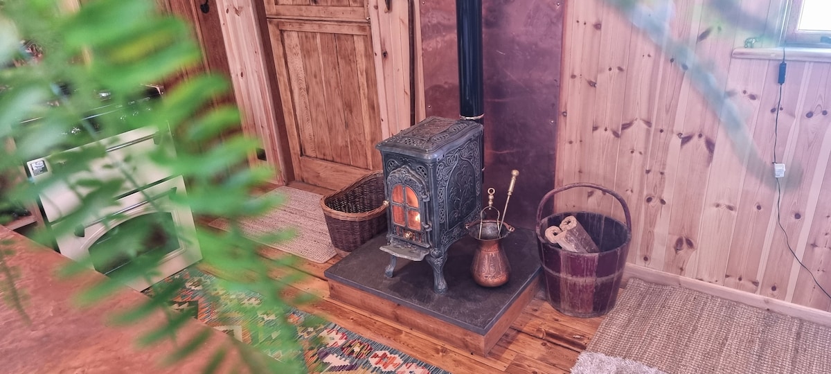 Top Airbnb: Romantic luxury Shepherd's Hut near London/Windsor in Windsor And Maidenhead