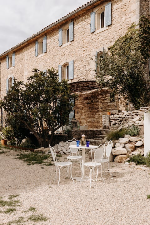 Beautiful Provencal farmhouse – La Maïoun