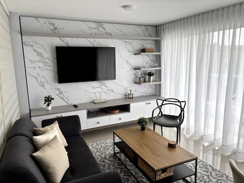 Popular Airbnb listing: Modern Cali Apartment near El Ingenio (4th floor)! in Cali