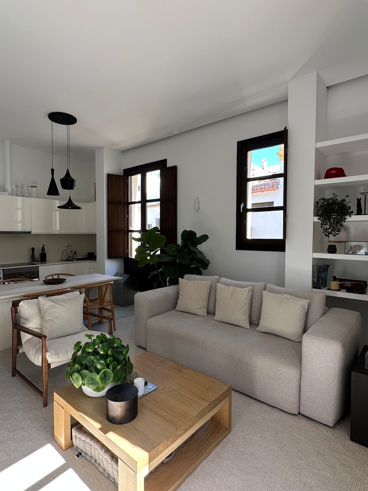 Successful Airbnb property: Penthouse w/ private Rooftop in Eivissa Old Town in Eivissa