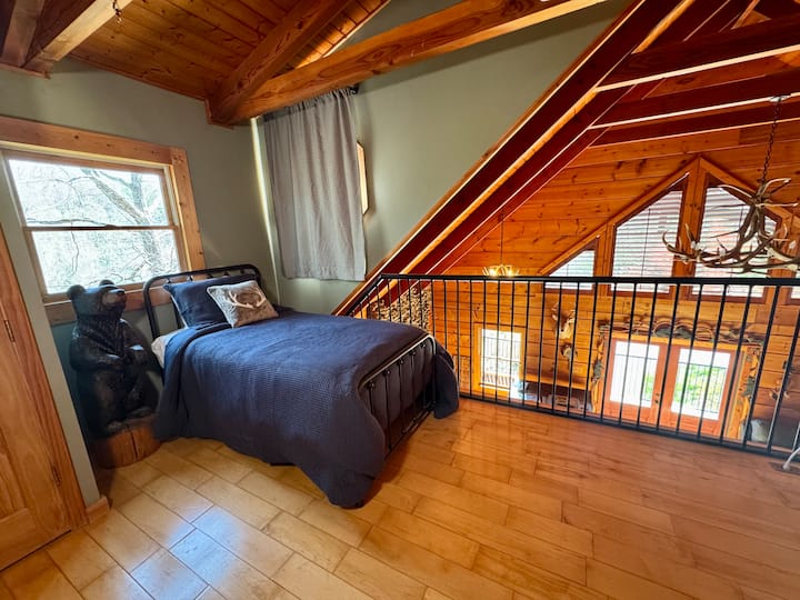 Cette chambre est un loft donnant sur le séjour. Lit jumeau.