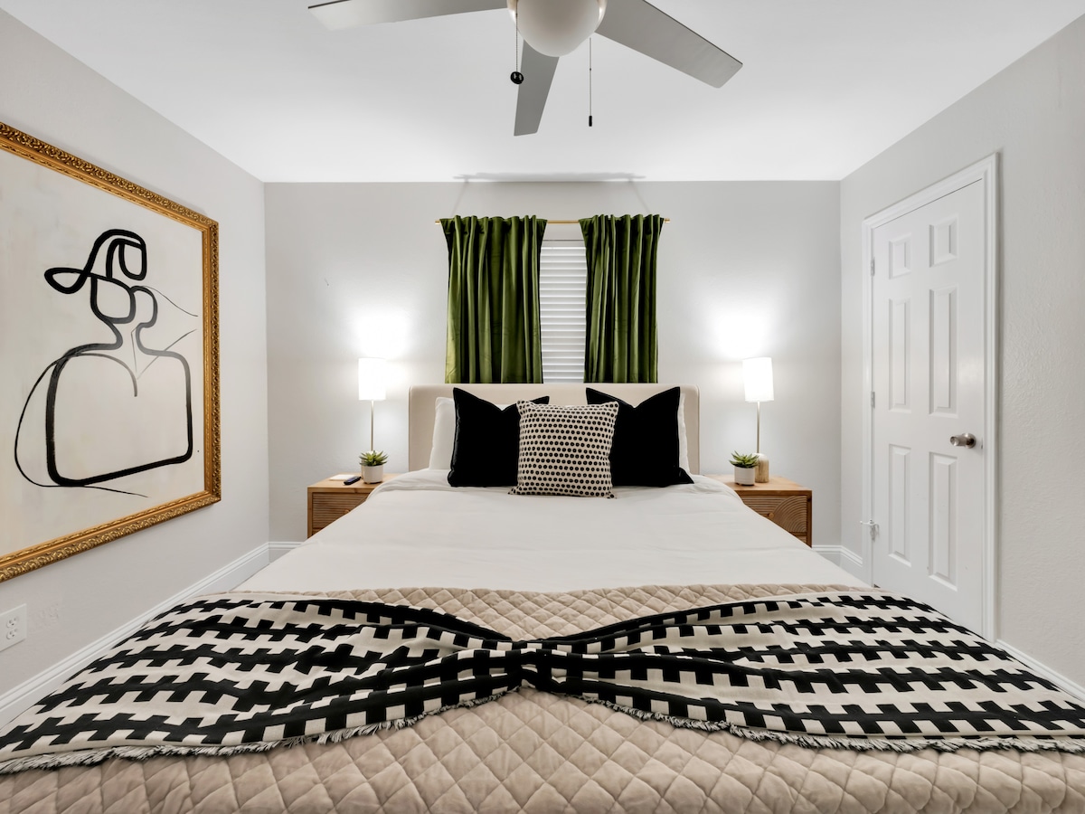 [Dormitorio2] Cama tamaño queen y vestidor