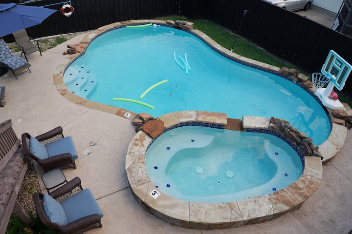 Speakeasy Suite & Poolside Retreat