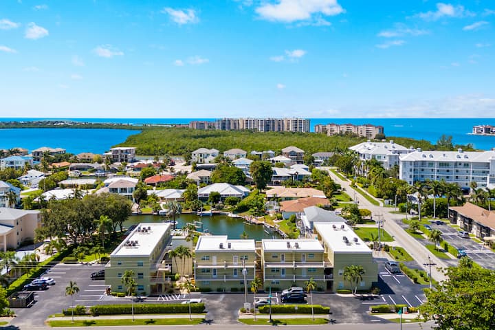 Condo In Marco Island Near Beach - Marco Island