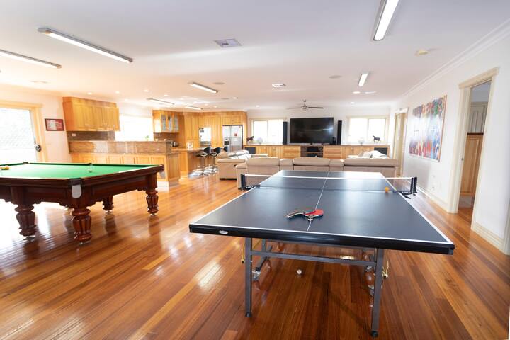 Indoor Heated Pool & Spa-The Pomegranate gallery image 4