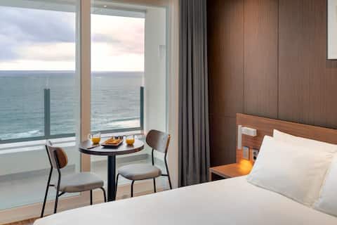 Studio for 2 | Stunning Ocean & Sokcho Eye