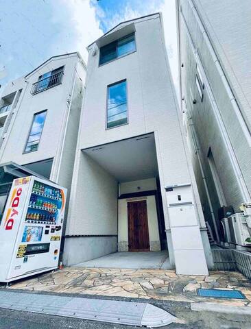 Shinjuku Area Entire House,Up to 9 Guests,GroupsOK gallery image 2