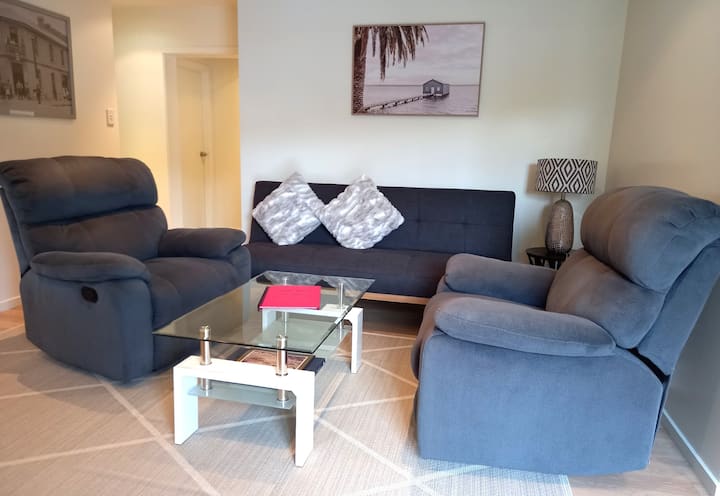 "The Rose" Apartment - Clyde - Alexandra
