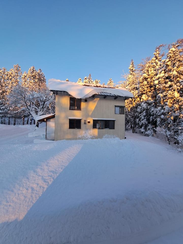 Self-contained Lodge In The Snow - Myoko