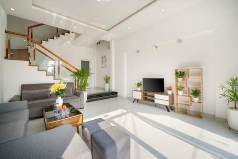 Sky House/Near My Khe Beach/Free Pickup/Cozy Stay