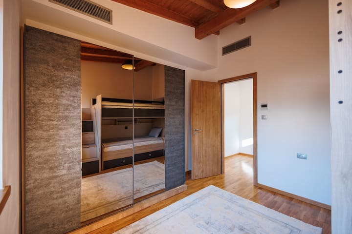 საძინებელი 2