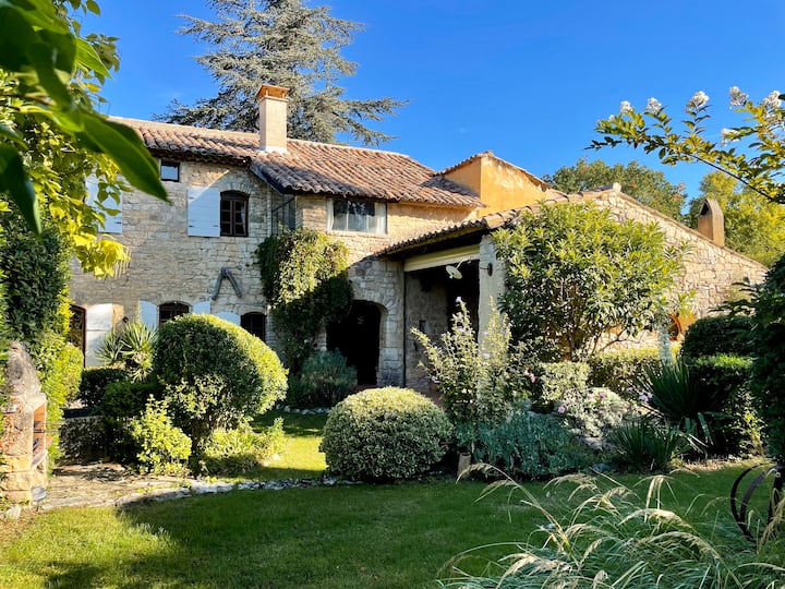 Stunning 18th Century Provencal Farmhouse - Venasque