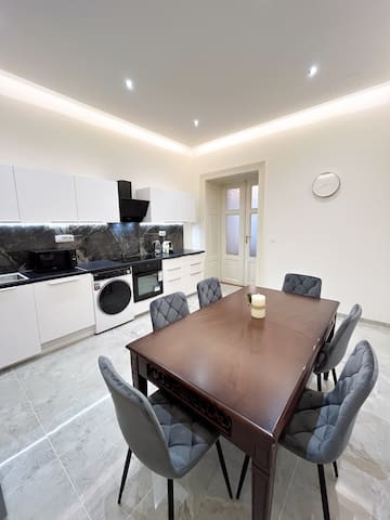 Glory Prague 4 BTH & 4 BDR Residence XXL 120m2 gallery image 3