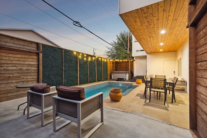 Renovated Dallas Home W/ Pool | Hot Tub | Grill