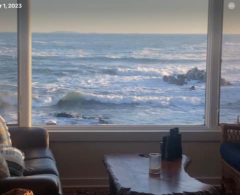 "Periwinkle" ~ a Charming Oceanfront Cottage