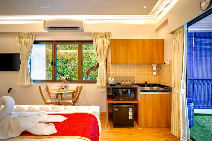 Premium White Suite @Baga,pool Jacuzzi Apt-247 Goa - Goa
