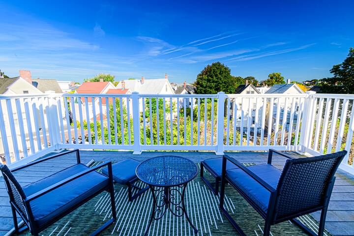 Family Retreat – Stunning 5BR2BA w Parking/ Near T gallery image 5