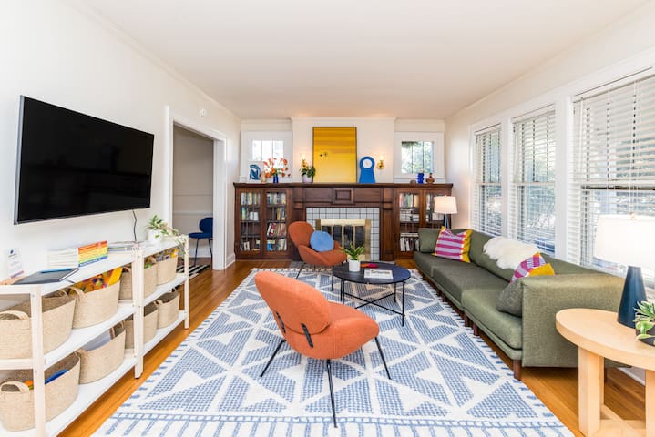 Clintonville Art House- Quarter Horse Congress GEM