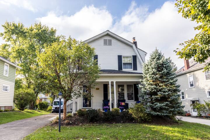 Clintonville Art House- Quarter Horse Congress GEM gallery image 2