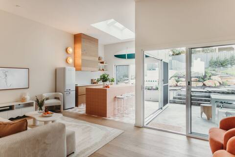 Luxury Retreat w/Pool 200m to Beach & Country Club