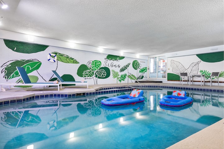 Lakefront-Indoor Pool+Hot Tub | Gameroom | 16 ppl