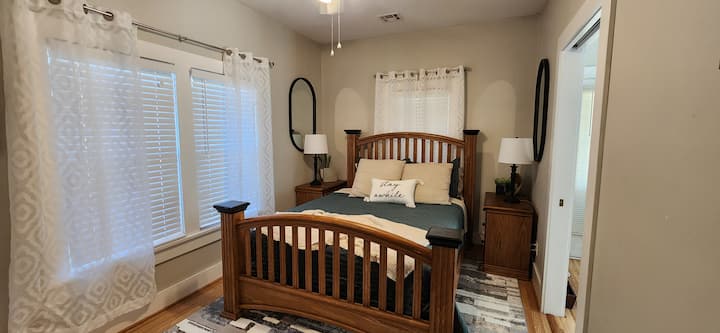 Main bedroom with closet and Queen bed
