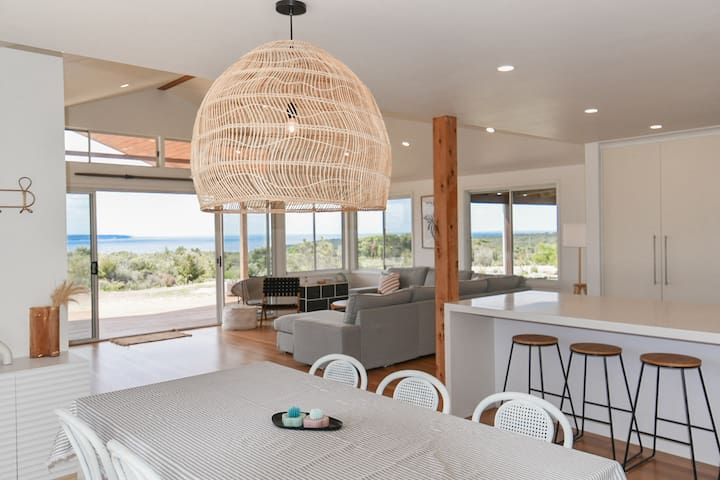 2 Buoys – Ocean Views for Miles