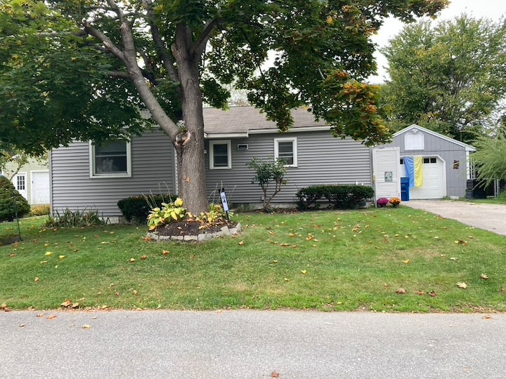 Large, Spacious, And Eclectic Room, Private Bath - Portland, ME