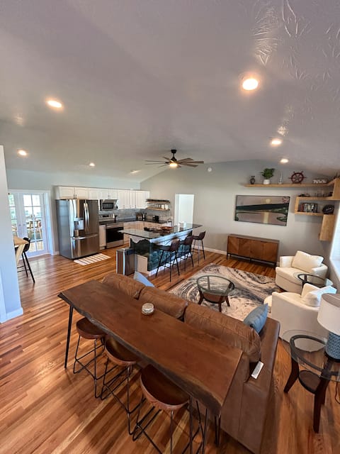 The Riverbend Retreat | Riverfront Home