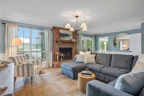 Top performing Airbnb: Lakefront Home for 12 | Private Dock + Theater in Chattanooga