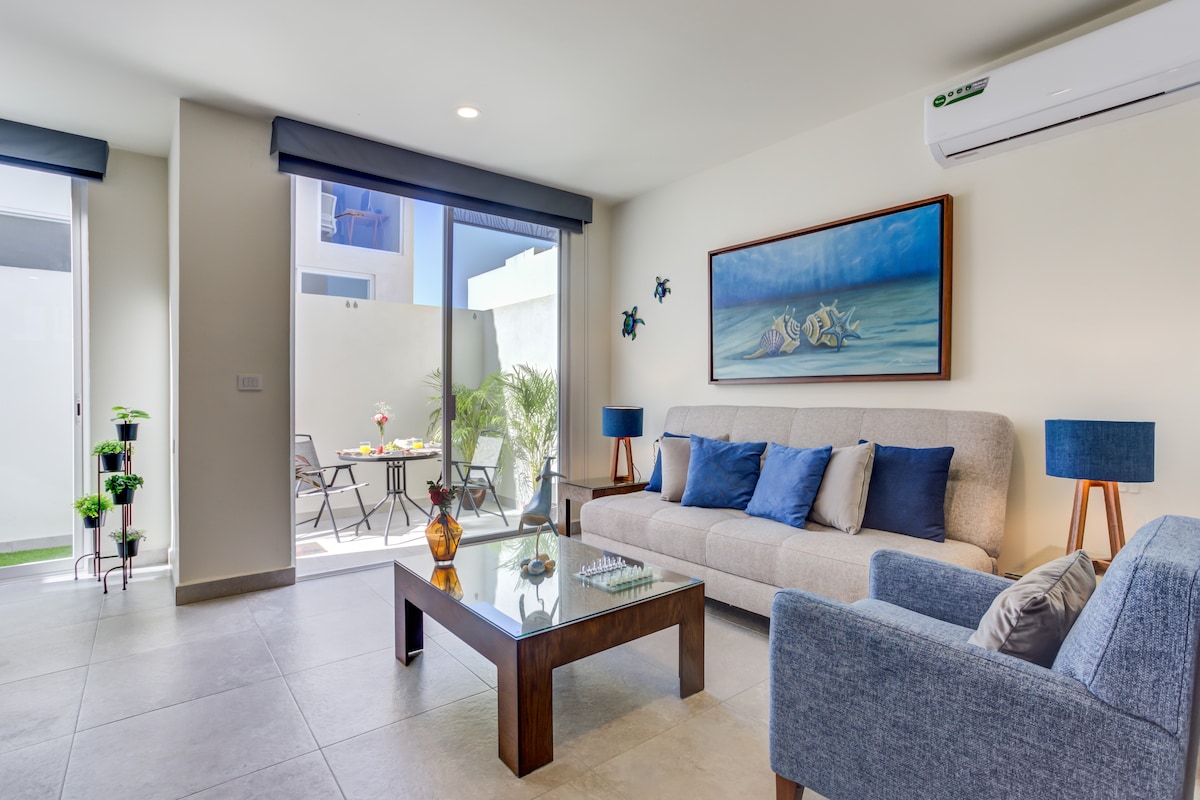 Top Airbnb: Stylish 3BR House w/ Car. Central Location in Las Juntas